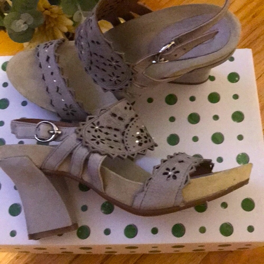 Earthier,Rosarito light grey K Buck🌺🌺🌺